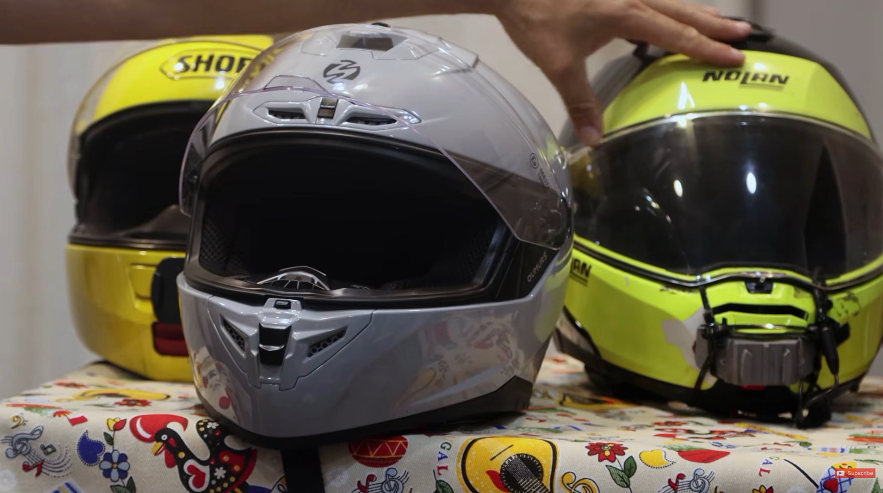 Comparing the 361S to Shoei and Nolan. Motard Squid compares the 361S to the big brands.